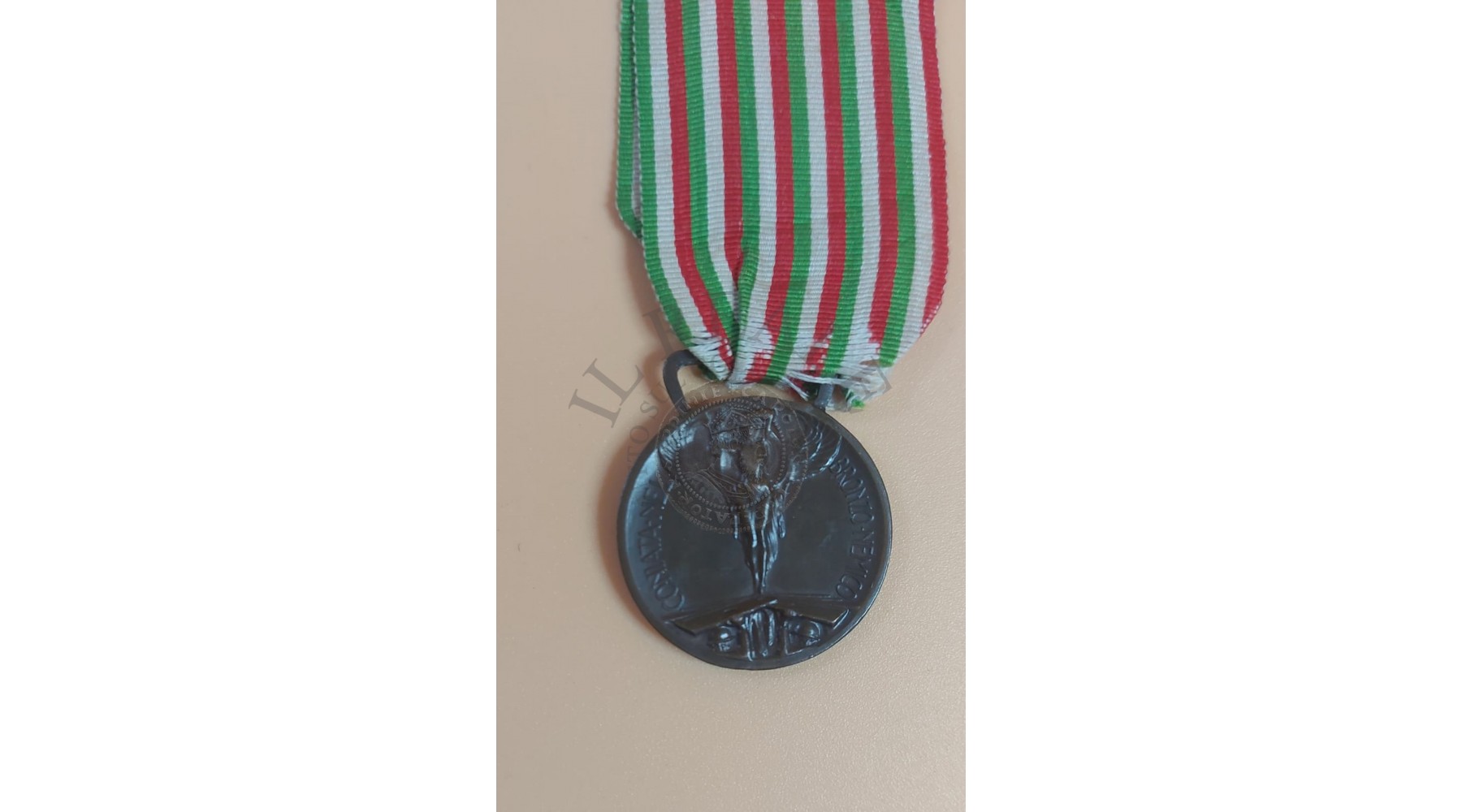 Medaglia  CONIATA NEL BRONZO NEMICO - GUERRA PER L'UNITA' D'ITALIA  1915 - 1918