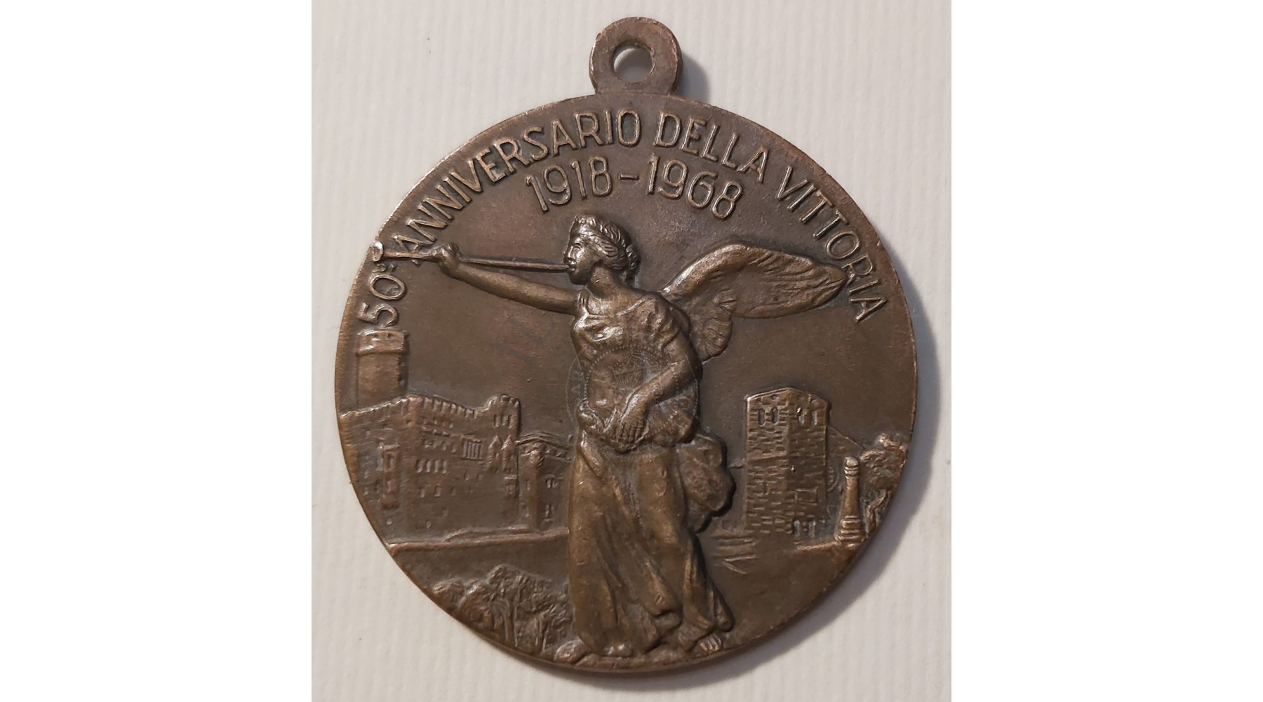 MEDAGLIA IN BRONZO  50° ANNIVERSARIO DELLA VITTORIA 1918-1968  ASSOCIAZIONE NAZIONALE  MUTILATI ED INVALIDI DI GUERRA